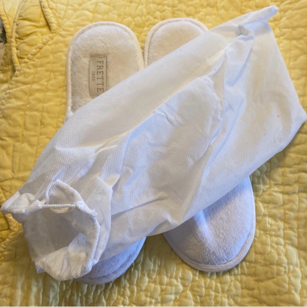 Frette 2 Pair White Plush Slippers - Picture 5 of 6